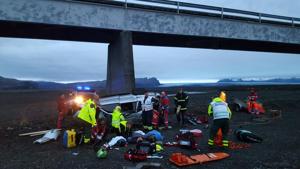 An SUV carrying seven members of a British family plunged off a high bridge Thursday in Iceland, killing three people and critically injuring the others, authorities said.(AP photo) An SUV carrying seven members of a British family plunged off a high bridge Thursday in Iceland, killing three people and critically injuring the others, authorities said.(AP photo)