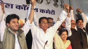 Madhya Pradesh chief minister Kamal Nath distributed portfolios to his cabinet Friday evening(PTI) Madhya Pradesh chief minister Kamal Nath distributed portfolios to his cabinet Friday evening(PTI)
