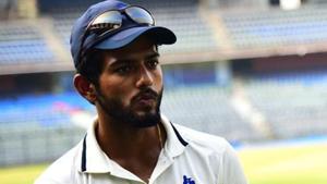 Kulwant Khejroliya bowled brilliantly for Delhi against Bengal in the Ranji Trophy.(Twitter) Kulwant Khejroliya bowled brilliantly for Delhi against Bengal in the Ranji Trophy.(Twitter)