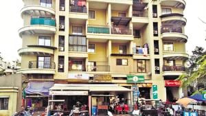 The residents of Isha Loreal Co-operative Housing Society blame the cafes for causing nuisance.(HT Photo) The residents of Isha Loreal Co-operative Housing Society blame the cafes for causing nuisance.(HT Photo)