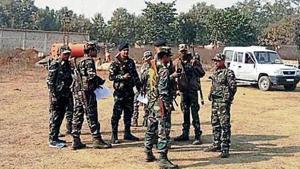 Security men inspect the venue in Palamu where Prime Minister Narendra Modi will address a public rally on January 5.(HT Photo) Security men inspect the venue in Palamu where Prime Minister Narendra Modi will address a public rally on January 5.(HT Photo)