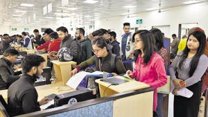The women’s counter at Sarai Kale Khan RTO in New Delhi.(Burhaan Kinu/HT Photo) The women’s counter at Sarai Kale Khan RTO in New Delhi.(Burhaan Kinu/HT Photo)