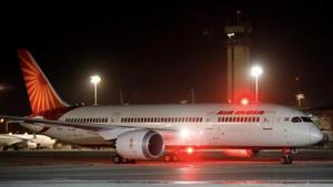Pilots flying Air India’s Boeing fleet have opposed the airline’s decision to revise their salaries and bring them on par with pilots operating other aircraft.(REUTERS) Pilots flying Air India’s Boeing fleet have opposed the airline’s decision to revise their salaries and bring them on par with pilots operating other aircraft.(REUTERS)