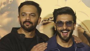 Director Rohit Shetty and Bollywood actor Ranveer Singh pose during the trailer launch of their upcoming film Simmba in Mumbai.(AP) Director Rohit Shetty and Bollywood actor Ranveer Singh pose during the trailer launch of their upcoming film Simmba in Mumbai.(AP)