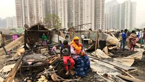 Residents of the shanties say that they have lost all their documents in the fire.(Virendra Singh Gosain/HT PHOTO) Residents of the shanties say that they have lost all their documents in the fire.(Virendra Singh Gosain/HT PHOTO)