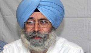 Targeting the Aam Aadmi Party, senior advocate H S Phoolka, who resigned from the party Friday, said converting an anti-corruption movement into a political party in 2012 was “wrong”, while ruling out contesting the upcoming Lok Sabha election.(Sanjeev Kumar/HT Photo) Targeting the Aam Aadmi Party, senior advocate H S Phoolka, who resigned from the party Friday, said converting an anti-corruption movement into a political party in 2012 was “wrong”, while ruling out contesting the upcoming Lok Sabha election.(Sanjeev Kumar/HT Photo)