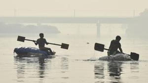 Experts claim that of the over 1,000 water bodies across Delhi, more than half have dried up or have been converted into dumpyards.(Raj K Raj/HT PHOTO) Experts claim that of the over 1,000 water bodies across Delhi, more than half have dried up or have been converted into dumpyards.(Raj K Raj/HT PHOTO)