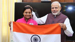 Prime Minister Modi had handed over the Tricolour to Arunima Sinha, marking the beginning of her expedition to Mount Vinson, Antarctica(Sourced) Prime Minister Modi had handed over the Tricolour to Arunima Sinha, marking the beginning of her expedition to Mount Vinson, Antarctica(Sourced)