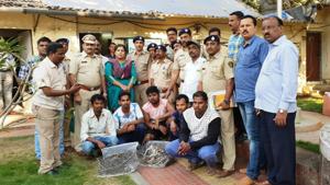 Forest staff arrested five poachers on Monday.(Maharashtra forest department) Forest staff arrested five poachers on Monday.(Maharashtra forest department)