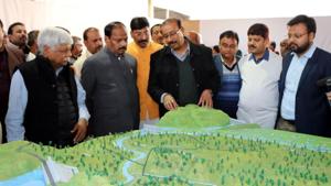 Chief minister Raghubar Das going through a model of Manal dam project while reviewing the preparation for the Prime Minister's programme at Chiyanki airport in Daltonganj on Friday(HT Photo) Chief minister Raghubar Das going through a model of Manal dam project while reviewing the preparation for the Prime Minister's programme at Chiyanki airport in Daltonganj on Friday(HT Photo)