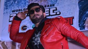 Actor Ranveer Singh at Gaiety Galaxy in Mumbai's Bandra ahead of the film’s release.(IANS) Actor Ranveer Singh at Gaiety Galaxy in Mumbai's Bandra ahead of the film’s release.(IANS)