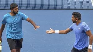 Pune: Tennis players Rohan Bopanna and Divij Sharan during a match against Simone Bolelli and Ivan Dodig at Tata Open Maharashtra.(PTI) Pune: Tennis players Rohan Bopanna and Divij Sharan during a match against Simone Bolelli and Ivan Dodig at Tata Open Maharashtra.(PTI)