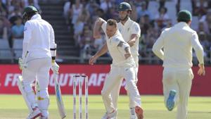 South Africa Dale Steyn celebrates the wicket of Pakistan's Mohammad Amir on day three of the second cricket test match between South Africa and Pakistan at Newlands.(AP)
