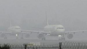 Delhi witnessed a foggy morning on Monday as all flights to and from and 13 trains to the national capital were running late because of poor visibility.(PTI) Delhi witnessed a foggy morning on Monday as all flights to and from and 13 trains to the national capital were running late because of poor visibility.(PTI)