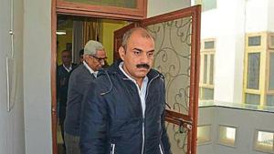 Officials during a CBI raid conducted on Saturday(HT Photo) Officials during a CBI raid conducted on Saturday(HT Photo)