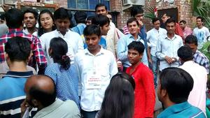 JNU, which is in the process of rolling out a biometric attendance system despite protest from students and teachers, will introduce a smart card for its students and staff to mark attendance.(HT file) JNU, which is in the process of rolling out a biometric attendance system despite protest from students and teachers, will introduce a smart card for its students and staff to mark attendance.(HT file)