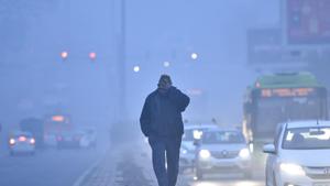 A man at Kirti Nagar on Monday morning. Delhi’s air quality was recorded to be 333, which was in the very poor category.(Sanchit Khanna/HT PHOTO) A man at Kirti Nagar on Monday morning. Delhi’s air quality was recorded to be 333, which was in the very poor category.(Sanchit Khanna/HT PHOTO)