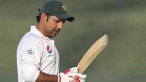 Pakistan's Sarfraz Ahmed leaves after dismissal against New Zealand in their test match in Abu Dhabi, United Arab Emirates, Wednesday, Dec. 5, 2018.(AP) Pakistan's Sarfraz Ahmed leaves after dismissal against New Zealand in their test match in Abu Dhabi, United Arab Emirates, Wednesday, Dec. 5, 2018.(AP)
