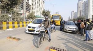 A view of broken tyre killers at the sectors 76/77 intersection, in Noida, on Tuesday, January 8, 2019.(Sunil Ghosh / HT Photo) A view of broken tyre killers at the sectors 76/77 intersection, in Noida, on Tuesday, January 8, 2019.(Sunil Ghosh / HT Photo)
