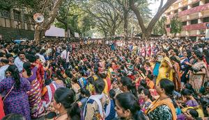 BEST labour unions protest outside Wadala bus depot on Thursday.(Pratik Chorge/HT Photo) BEST labour unions protest outside Wadala bus depot on Thursday.(Pratik Chorge/HT Photo)
