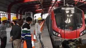 Metro Train stop Munshi Pulia station during the second phase trial run of Lucknow Metro from Charbagh in Lucknow , India, on Wednesday, January 9, 2019(Subhankar Chakraborty/HT PHOTO) Metro Train stop Munshi Pulia station during the second phase trial run of Lucknow Metro from Charbagh in Lucknow , India, on Wednesday, January 9, 2019(Subhankar Chakraborty/HT PHOTO)