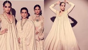 Sonam Kapoor strikes a pose with mother Sunita and sister Rhea.(Instagram) Sonam Kapoor strikes a pose with mother Sunita and sister Rhea.(Instagram)