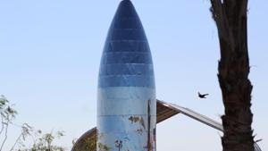 The nose section of the Space Exploration Technologies Inc. (SpaceX) Starship Hopper test vehicle sits under construction near Boca Chica, Texas, US, on January 5.(Bloomberg) The nose section of the Space Exploration Technologies Inc. (SpaceX) Starship Hopper test vehicle sits under construction near Boca Chica, Texas, US, on January 5.(Bloomberg)