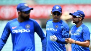 India's Mahendra Singh Dhoni (2nd L) talks to teammates during a training session at the Sydney Cricket Ground in Sydney.(AFP) India's Mahendra Singh Dhoni (2nd L) talks to teammates during a training session at the Sydney Cricket Ground in Sydney.(AFP)