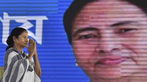 West Bengal chief minister Mamata Banerjee on Thursday mocked Prime Minister Narendra Modi for using a teleprompter for delivering speeches in English.(PTI) West Bengal chief minister Mamata Banerjee on Thursday mocked Prime Minister Narendra Modi for using a teleprompter for delivering speeches in English.(PTI)