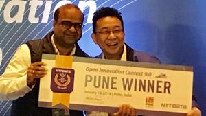 Nitin Gupta, founder, Flyt Base,winner of TiE Pune NTT Data Open Innovation Contest 9.0 with Kotaro Zamma, head, open innovation and business incubation, NTT Data .(HT PHOTO) Nitin Gupta, founder, Flyt Base,winner of TiE Pune NTT Data Open Innovation Contest 9.0 with Kotaro Zamma, head, open innovation and business incubation, NTT Data .(HT PHOTO)