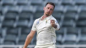 South Africa vs Pakistan, 3rd Test Day 2 in Johannesburg, live score and updates.(AP) South Africa vs Pakistan, 3rd Test Day 2 in Johannesburg, live score and updates.(AP)