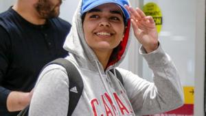 Rahaf Mohammed al-Qunun arrives at Toronto Pearson International Airport in Toronto, Ontario, Canada January 12, 2019.(REUTERS) Rahaf Mohammed al-Qunun arrives at Toronto Pearson International Airport in Toronto, Ontario, Canada January 12, 2019.(REUTERS)