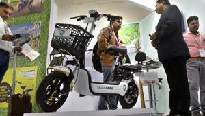 EV Expo 2018, at Pragati Maidan, in New Delhi on December 21, 2018. PM Modi’s government has set a target of electric vehicles making up 30 percent of new sales of cars and two-wheelers by 2030 from less than 1% today.(Sushil Kumar/HT PHOTO) EV Expo 2018, at Pragati Maidan, in New Delhi on December 21, 2018. PM Modi’s government has set a target of electric vehicles making up 30 percent of new sales of cars and two-wheelers by 2030 from less than 1% today.(Sushil Kumar/HT PHOTO)