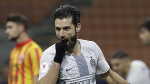 Inter Milan's Antonio Candreva celebrates after scoring a goal.(AP) Inter Milan's Antonio Candreva celebrates after scoring a goal.(AP)