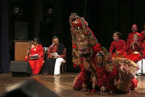Kattaikkuttu uses colours, masks and costumes to great effect. “The idea is to showcase both forms on an equal footing, even though they represent different social and aesthetic worlds,” says director of Karnatik Kattaikuttu, Rajagopal.(Chirodeep Chaudhuri) Kattaikkuttu uses colours, masks and costumes to great effect. “The idea is to showcase both forms on an equal footing, even though they represent different social and aesthetic worlds,” says director of Karnatik Kattaikuttu, Rajagopal.(Chirodeep Chaudhuri)