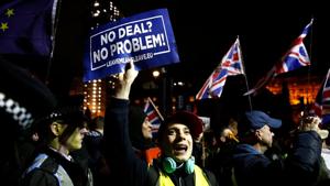 Pro-Brexit protesters demonstrate outside the Houses of Parliament in London, Britain, January 15, 2019.(REUTERS) Pro-Brexit protesters demonstrate outside the Houses of Parliament in London, Britain, January 15, 2019.(REUTERS)