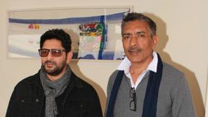 Actor Arshad Warsi and producer Prakash Jha during the promotion of their upcoming film Fraud Saiyaan. (IANS)(IANS) Actor Arshad Warsi and producer Prakash Jha during the promotion of their upcoming film Fraud Saiyaan. (IANS)(IANS)