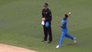 Bhuvneshwar Kumar bowls during the MCG ODI.(Video Screenshot, Cricket.com.au/ Twitter)