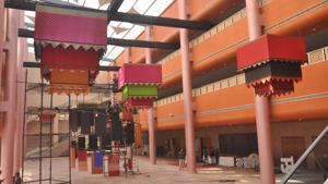 The Varanasi district administration has arranged for 450 Saraswati cottages, 120 Triveni cottages and 50 Kashi villas in the tent city for the guests. As many as 100 NRIs will stay in 50 Kashi villas. The cottages are equipped with all facilities.(Rajesh Kumar/HT Photo) The Varanasi district administration has arranged for 450 Saraswati cottages, 120 Triveni cottages and 50 Kashi villas in the tent city for the guests. As many as 100 NRIs will stay in 50 Kashi villas. The cottages are equipped with all facilities.(Rajesh Kumar/HT Photo)