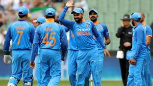 Virat Kohli celebrates with his teammates after the dismissal of Australia's Aaron Finch.(REUTERS) Virat Kohli celebrates with his teammates after the dismissal of Australia's Aaron Finch.(REUTERS)