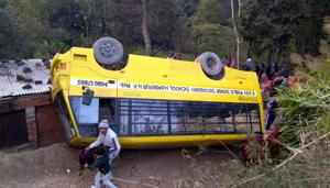 A school bus overturned near Salasi village in Himachal Pradesh’s Hamirpur district leaving 19 people including 17 students injured in this accident. All have been discharged from hospital after treatment (HT Photo)(HT Photo) A school bus overturned near Salasi village in Himachal Pradesh’s Hamirpur district leaving 19 people including 17 students injured in this accident. All have been discharged from hospital after treatment (HT Photo)(HT Photo)