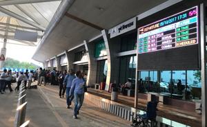 Lohegaon airport runway in Pune was shut down for an hour due to technical glitch.(HT/PHOTO) Lohegaon airport runway in Pune was shut down for an hour due to technical glitch.(HT/PHOTO)