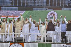 The opposition leaders at the Kolkata rally, Jan 19. The scale of the rally and the show of strength represents a leap in the way the opposition parties plan to frame the 2019 election.(PTI) The opposition leaders at the Kolkata rally, Jan 19. The scale of the rally and the show of strength represents a leap in the way the opposition parties plan to frame the 2019 election.(PTI)