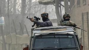 An encounter has broken out between militants and security forces in Zinpanchal,Chari Sharief, in Jammu and Kashmir’s Budgam district.(PTI File Photo) An encounter has broken out between militants and security forces in Zinpanchal,Chari Sharief, in Jammu and Kashmir’s Budgam district.(PTI File Photo)