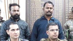 Police officials arrested Sumit Singh and his associate Sonu Lal (standing) for the murder of Jamshedpur-based broker Tapan Das on Saturday January 19, 2019.(Manoj Kumar / HT Photo) Police officials arrested Sumit Singh and his associate Sonu Lal (standing) for the murder of Jamshedpur-based broker Tapan Das on Saturday January 19, 2019.(Manoj Kumar / HT Photo)