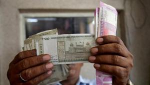The rupee Monday weakened by 9 paise to close at 71.28 against the US dollar.(REUTERS) The rupee Monday weakened by 9 paise to close at 71.28 against the US dollar.(REUTERS)