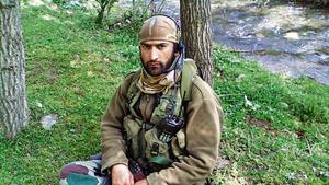 Lance Naik Nazir Ahmad Wani showed courage during a fierce encounter in which six terrorists were killed in Kashmir.(HT File Photo) Lance Naik Nazir Ahmad Wani showed courage during a fierce encounter in which six terrorists were killed in Kashmir.(HT File Photo)