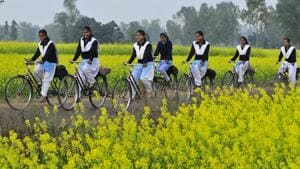 These girls would have discontinued their studies had it not been a few good Samaritans who pooled in money and bought 20 bicycles so that the students could commute to school.(Deepak Gupta/HT Photo) These girls would have discontinued their studies had it not been a few good Samaritans who pooled in money and bought 20 bicycles so that the students could commute to school.(Deepak Gupta/HT Photo)