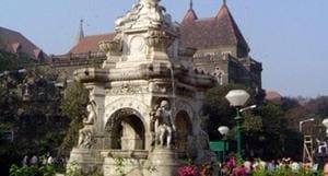 The restored Flora Fountain was unveiled by mayor Vishwanath Mahadeshwar and Yuva Sena chief Aaditya Thackeray at Fort on Thursday.(HT Photo) The restored Flora Fountain was unveiled by mayor Vishwanath Mahadeshwar and Yuva Sena chief Aaditya Thackeray at Fort on Thursday.(HT Photo)
