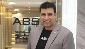 Abhimanyu Sable started working as a fitness trainer at Hotel Sagar Plaza with a starting salary of <span class='webrupee'>₹</span>800 in 1991.(HT PHOTO) Abhimanyu Sable started working as a fitness trainer at Hotel Sagar Plaza with a starting salary of <span class='webrupee'>₹</span>800 in 1991.(HT PHOTO)